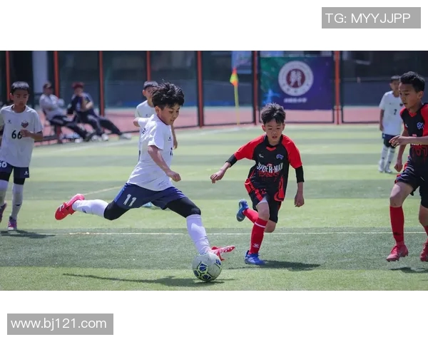 与足球明星一起训练的精彩瞬间视频分享