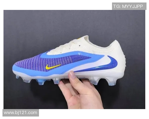 足球明星们的战靴选择揭秘哪些品牌和型号最受欢迎