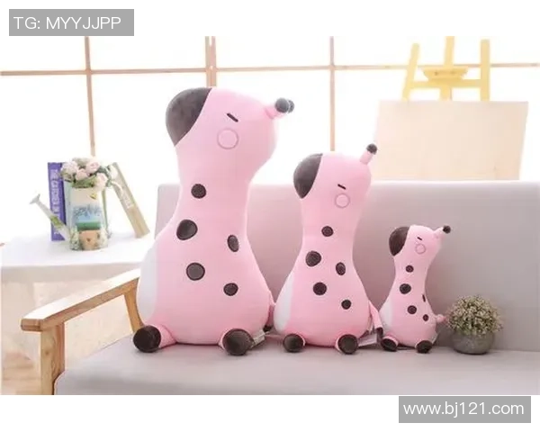 足球明星布娃娃的可爱形象展现与球迷互动的温馨瞬间